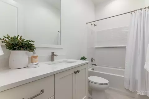 Bath - 2607 N Morehouse Ave, Eagle, ID 83616 photo 4 of 4