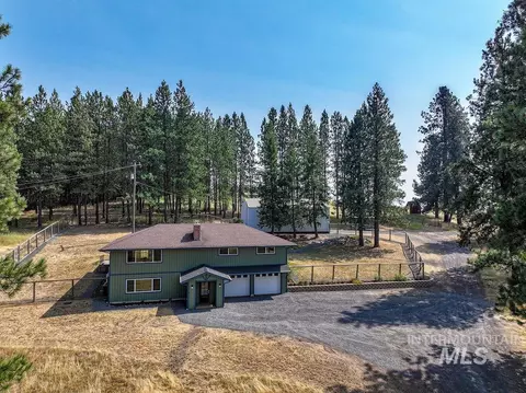 3851 Highway 8, Troy, ID 83871