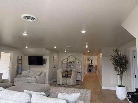 Entry Way - 1110 Connor Ct, Kimberly, ID 83341 photo 3 of 3