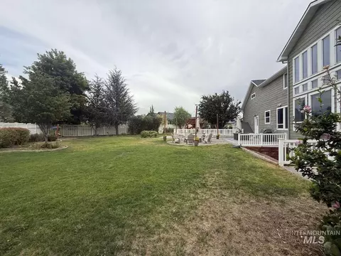 Exterior - 1110 Connor Ct, Kimberly, ID 83341 photo 3 of 11