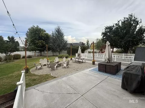 Exterior - 1110 Connor Ct, Kimberly, ID 83341 photo 2 of 11