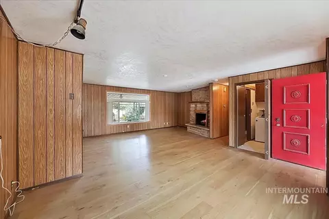 Living - 22081 Jeanne, Caldwell, ID 83607 photo 5 of 13