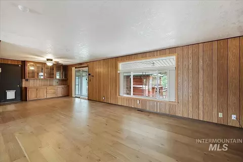Living - 22081 Jeanne, Caldwell, ID 83607 photo 6 of 13