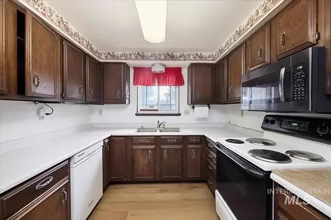 Kitchen - 22081 Jeanne, Caldwell, ID 83607 photo 2 of 3