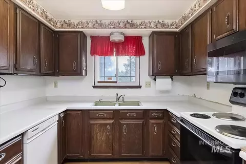 Kitchen - 22081 Jeanne, Caldwell, ID 83607 photo 3 of 3