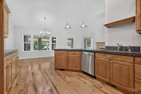 Kitchen - 15592 Eclipse Dr, Caldwell, ID 83607 photo 4 of 4
