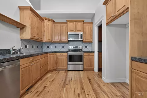 Kitchen - 15592 Eclipse Dr, Caldwell, ID 83607 photo 3 of 4