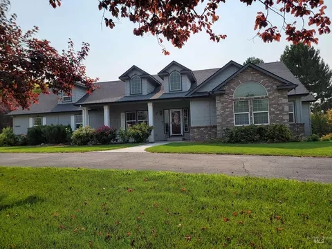 15592 Eclipse Dr, Caldwell, ID 83607