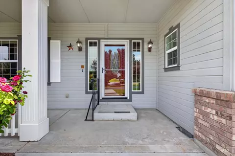 Exterior - 15592 Eclipse Dr, Caldwell, ID 83607 photo 4 of 12