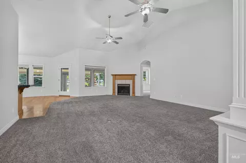 Living - 15592 Eclipse Dr, Caldwell, ID 83607 photo 2 of 2
