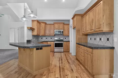 Kitchen - 15592 Eclipse Dr, Caldwell, ID 83607 photo 2 of 4