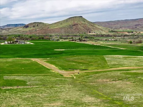 3930 Jake Ln, Emmett, ID 83617