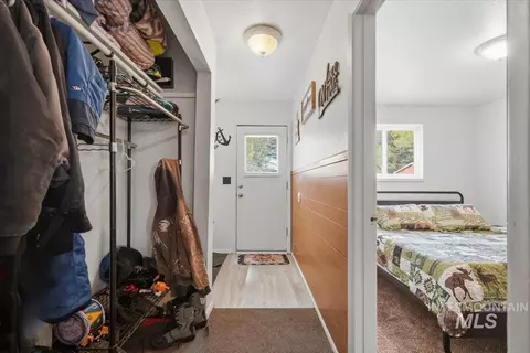 Entry Way - 210 S Idaho St, Cascade, ID 83611 photo 2 of 2