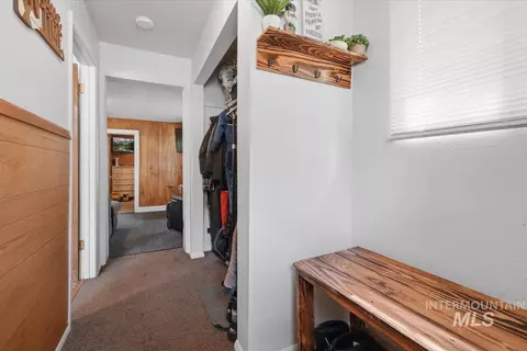 Entry Way - 210 S Idaho St, Cascade, ID 83611 photo 1 of 2