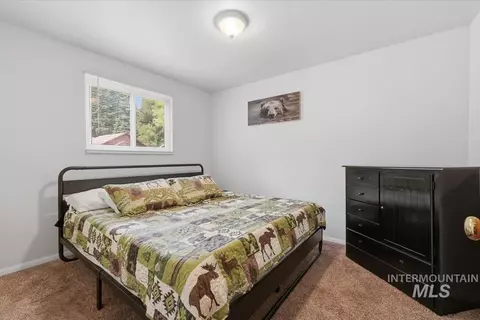Bedroom - 210 S Idaho St, Cascade, ID 83611 photo 1 of 2