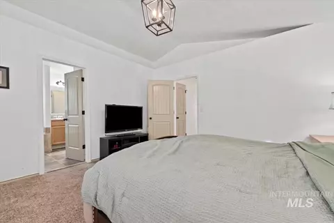 Bedroom - 985 N Shadowridge Ave, Eagle, ID 83616 photo 3 of 6