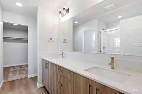 Bath - 7301 W Newtown Dr, Eagle, ID 83616 photo 2 of 2