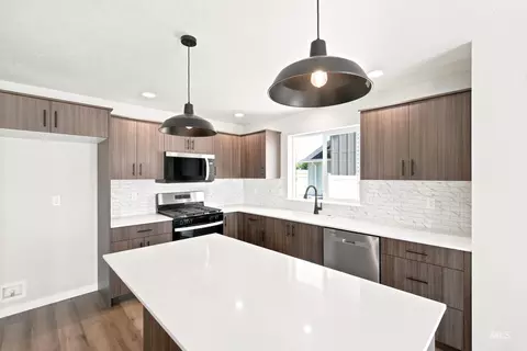 Kitchen - 7362 W Newtown Dr, Eagle, ID 83616 photo 2 of 3