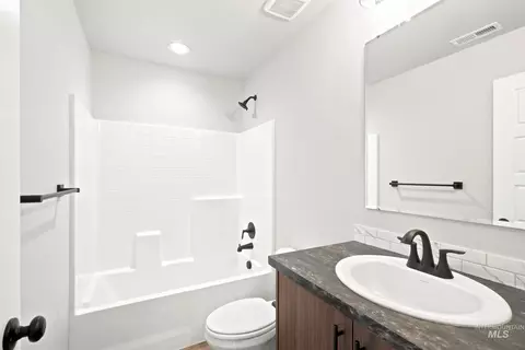 Bath - 7362 W Newtown Dr, Eagle, ID 83616 photo 2 of 3