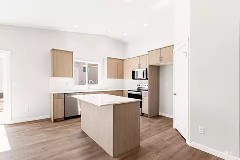 Kitchen - 7481 W Newtown Dr, Eagle, ID 83616 photo 1 of 4