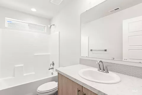Bath - 7481 W Newtown Dr, Eagle, ID 83616 photo 1 of 2