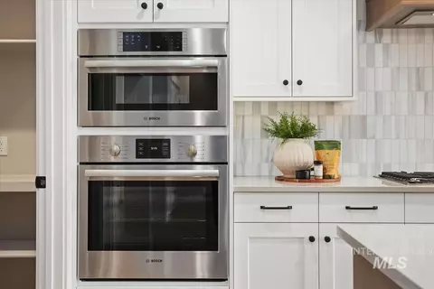 Kitchen - 2130 E Rodeo St, Kuna, ID 83634 photo 4 of 6
