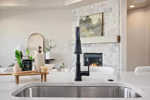 Kitchen - 2130 E Rodeo St, Kuna, ID 83634 photo 5 of 6