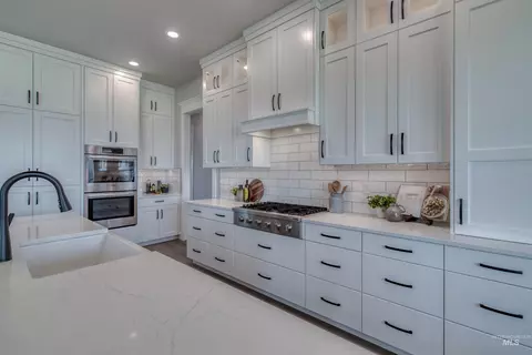 Kitchen - 3096 Wingspan Way, Eagle, ID 83616 photo 6 of 6