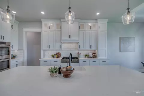 Kitchen - 3096 Wingspan Way, Eagle, ID 83616 photo 4 of 6
