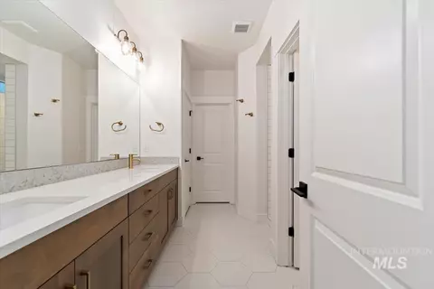 Bath - 6616 N Good Dr, Eagle, ID 83629 photo 1 of 5