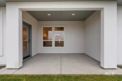 Exterior - 6616 N Good Dr, Eagle, ID 83629 photo 2 of 4