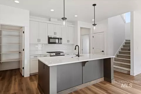 Kitchen - 760 S Calhoun Ln, Star, ID 83669 photo 2 of 5