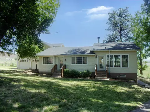 Exterior - 1629 Sand Rd, Weiser, ID 83672 photo 3 of 9