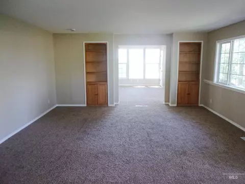Living - 1629 Sand Rd, Weiser, ID 83672 photo 2 of 7