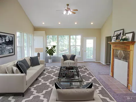 Living - 1629 Sand Rd, Weiser, ID 83672 photo 3 of 7