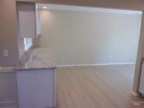 Living - 1629 Sand Rd, Weiser, ID 83672 photo 1 of 7