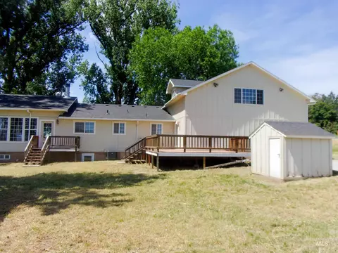 Exterior - 1629 Sand Rd, Weiser, ID 83672 photo 5 of 9
