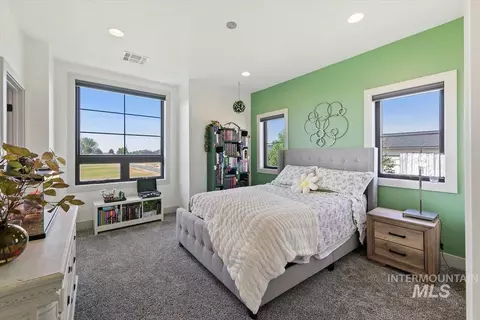 Bedroom - 2972 N Ballantyne Ln, Eagle, ID 83616 photo 5 of 6