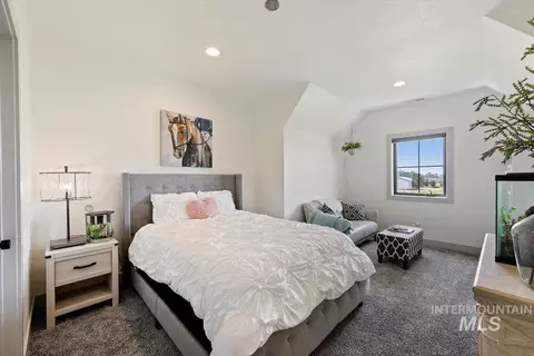 Bedroom - 2972 N Ballantyne Ln, Eagle, ID 83616 photo 6 of 6
