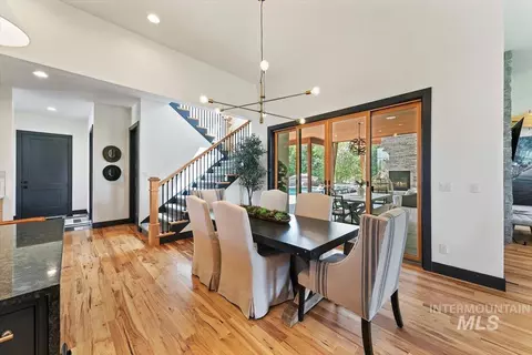 Dining - 2972 N Ballantyne Ln, Eagle, ID 83616 photo 2 of 3