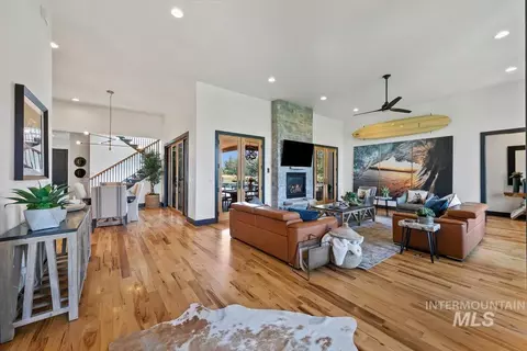 Living - 2972 N Ballantyne Ln, Eagle, ID 83616 photo 1 of 5