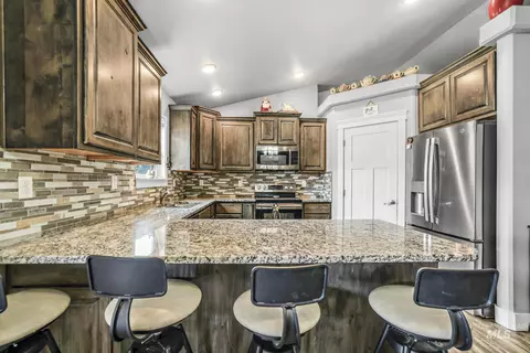 Kitchen - 813 Hawk Ct, Jerome, ID 83338 photo 2 of 3