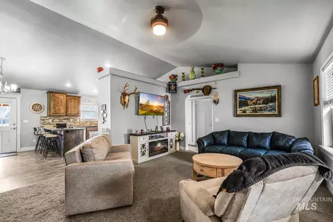 Other - 813 Hawk Ct, Jerome, ID 83338 photo 2 of 5