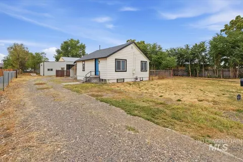 726 S Colorado Ave, Fruitland, ID 83619