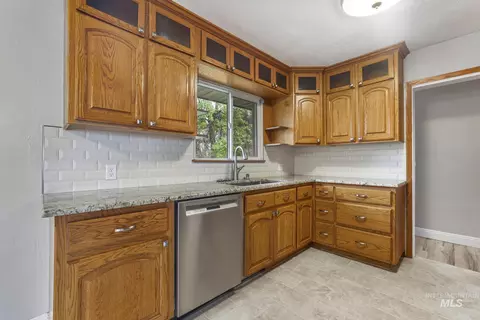 Kitchen - 214 E 16th Ave, Jerome, ID 83338 photo 1 of 5