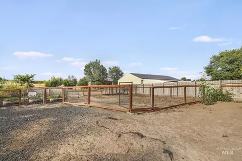 Exterior - 214 E 16th Ave, Jerome, ID 83338 photo 11 of 17