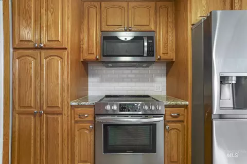 Kitchen - 214 E 16th Ave, Jerome, ID 83338 photo 5 of 5