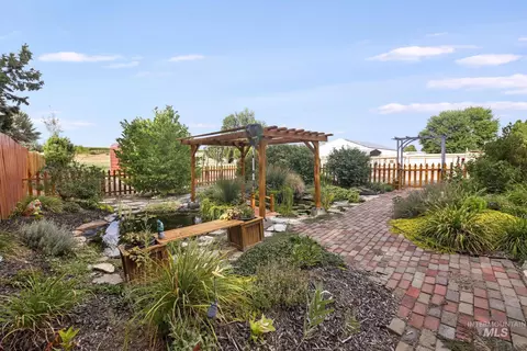 Exterior - 214 E 16th Ave, Jerome, ID 83338 photo 9 of 17