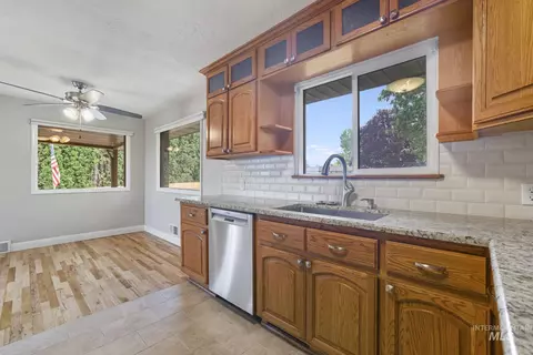 Kitchen - 214 E 16th Ave, Jerome, ID 83338 photo 4 of 5