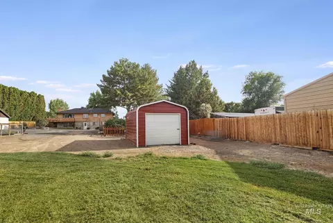 Exterior - 214 E 16th Ave, Jerome, ID 83338 photo 14 of 17